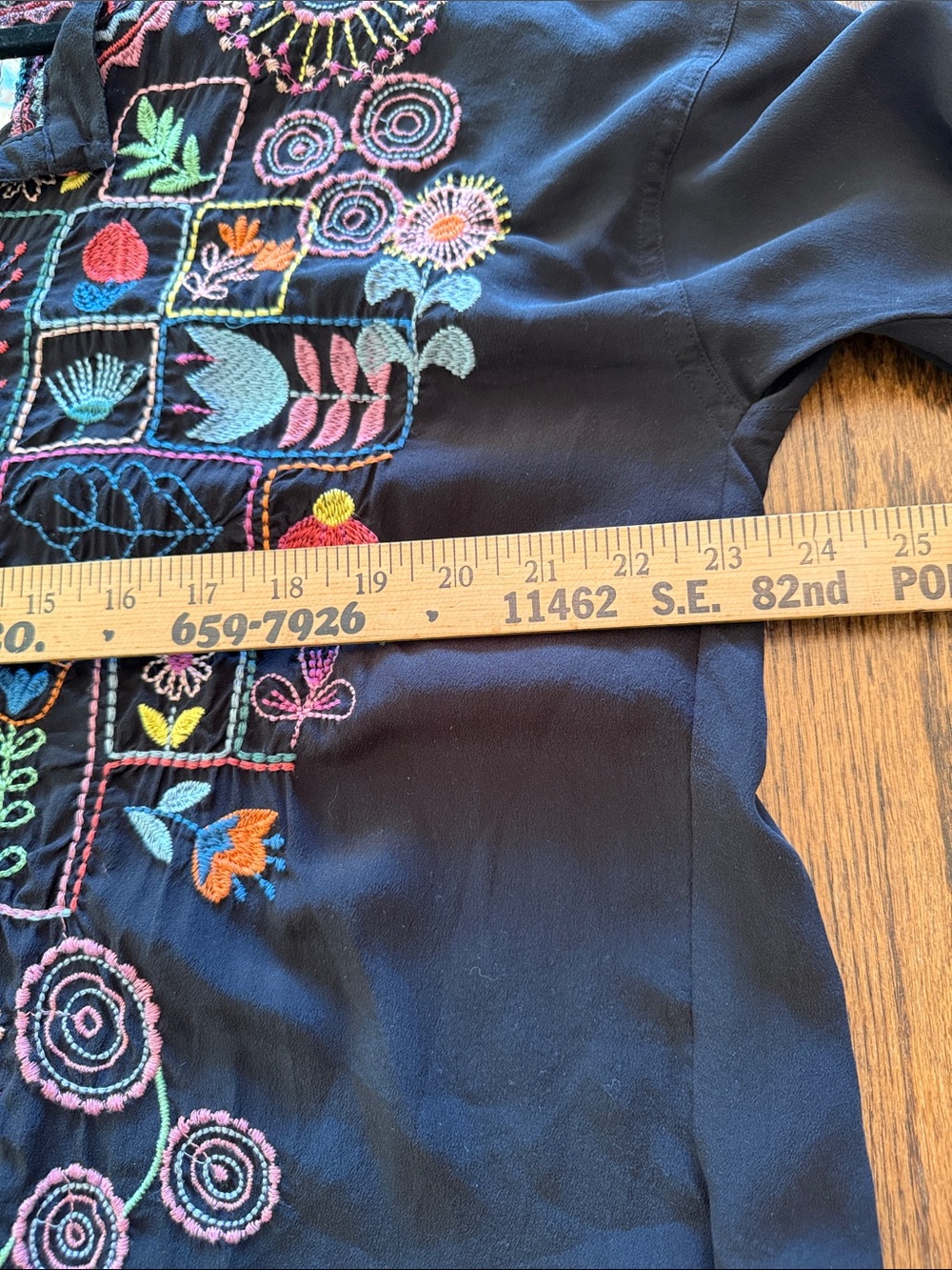 Johnny Was 100% Silk Embroidered Tunic Top Floral Boho Art to Wear XL - Picture 7 of 12